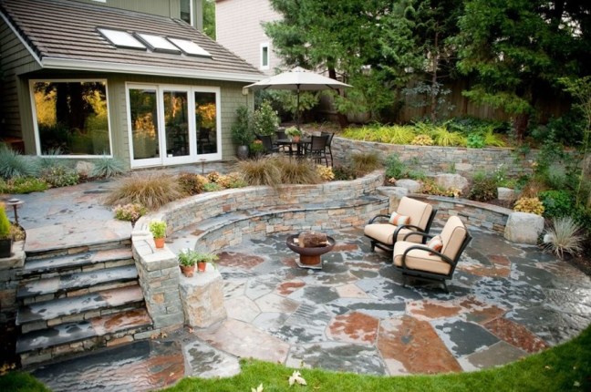 rustic-patio-stone-outdoor-living-walls-steps-fire-pit-gregg-and-ellis-landscape-designs_3918